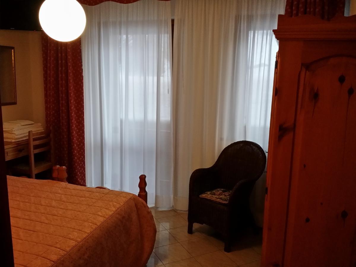 Albergo Diana チェッレート・ラーギ 部屋 写真
