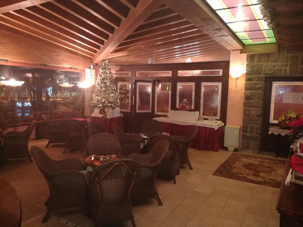 Albergo Diana チェッレート・ラーギ エクステリア 写真