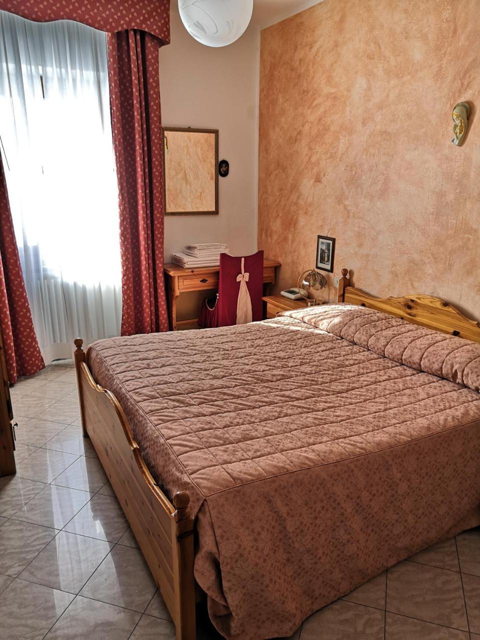 Albergo Diana チェッレート・ラーギ エクステリア 写真